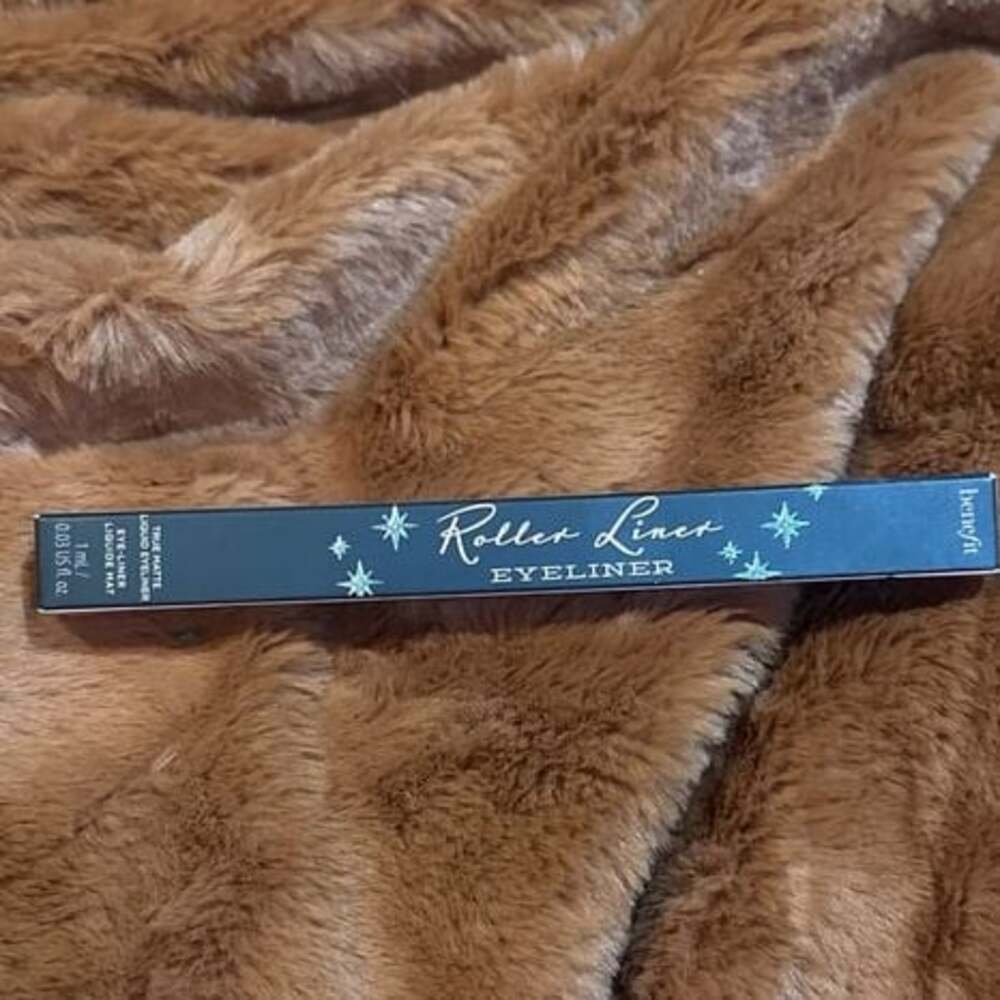 Benefit Black Waterproof Matte Roller Liner